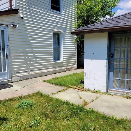 Cozy Downtown Two Bedrooms Free Parking Kingston Eksteriør bilde